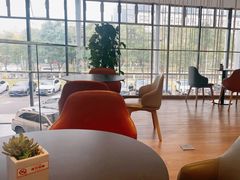 -贵州贵星奔驰4S店(观山湖店)