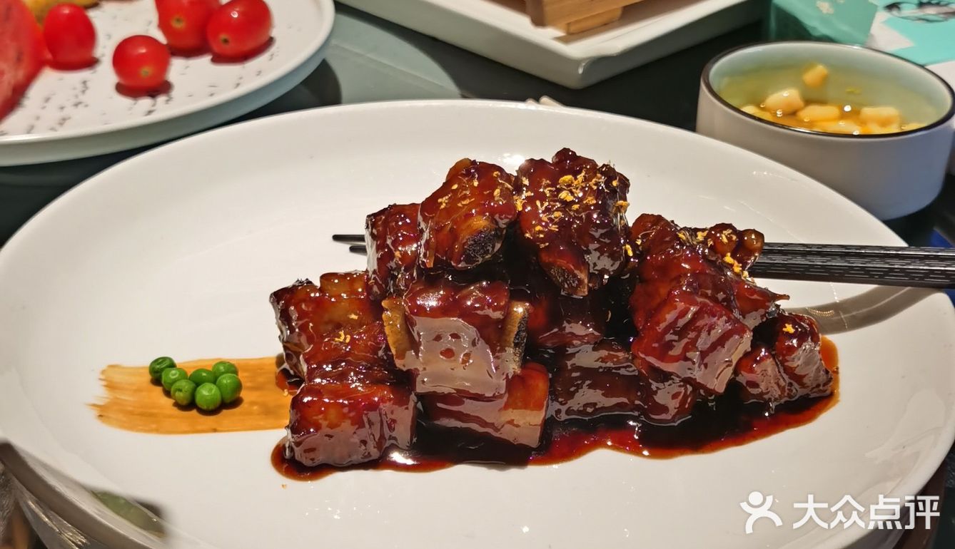 第一次来总体感觉可以！菜品摆盘还算精致，辣酒浸花螺感