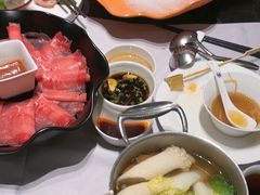 -红鼎豆捞·非遗鲍皇汤火锅(宝丰路店)