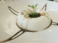 意式奶冻配浆果-安妮意大利餐厅(世贸天阶店)