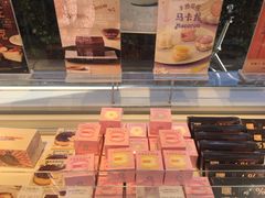 面包甜点陈列柜-好利来(永定路店)