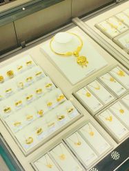 -周大福CHOW TAI FOOK(宝山苏宁易购店)