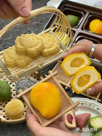 晶莹剔透的冰皮 裹上口味各异的果味馅