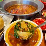 在上海市场吃串串也太爽了吧