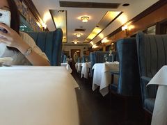 靠窗位-火车头法国西餐厅