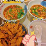 据说这家一直排队的火锅店里有对神仙眷侣-肥肠配鱼？