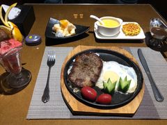 -戈尔登酒店·满堂彩咖啡厅