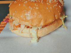 东四豆腐汉堡-悠航SLOWBOAT(三里屯店)