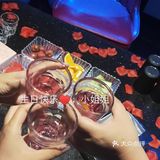 偷溜出来唱歌的宝贝，会不会被抓回去？