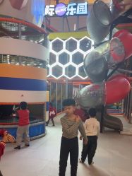 -星际乐园(红博中央公园店)