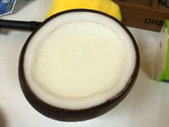 -志龙皇冠吃货椰子铺