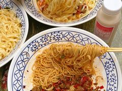 -李与白包子铺(桐梓林店)