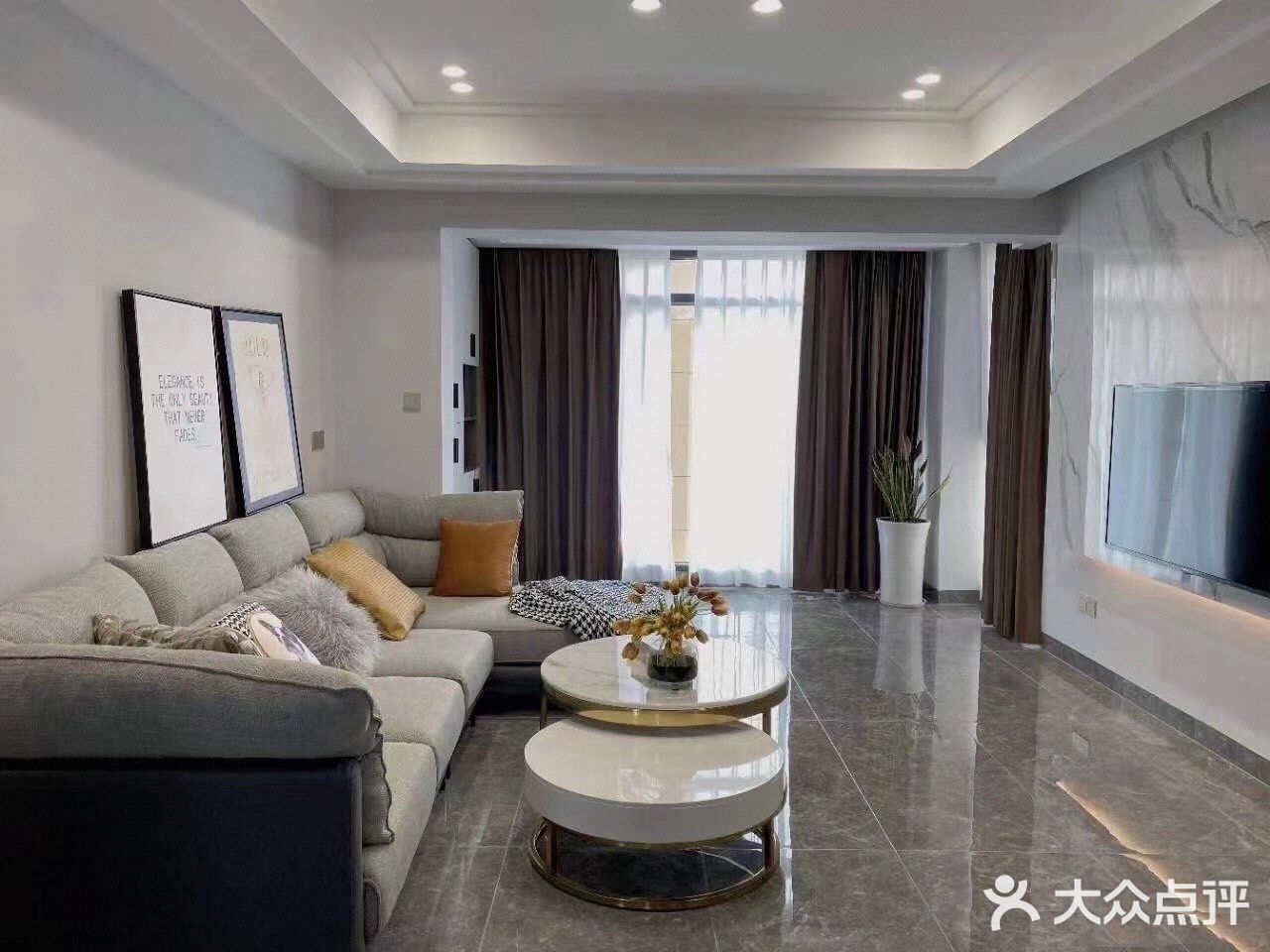 客厅家具是业主早早看上的一套