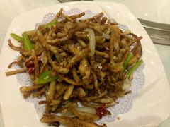 干煸茶树菇-添福来墨鱼饺子 · 海鲜东北菜(泡崖店)