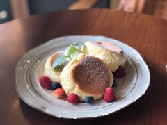 莓果奶油芝士舒芙蕾松饼-UPPER KITCHEN(延安路店)
