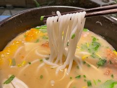 -银米·云南传统过桥米线(双廊黑金冠店)