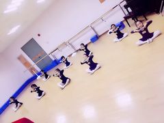-小荧星艺校(大宁分校)