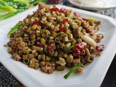 -临江餐馆二楼美食部落