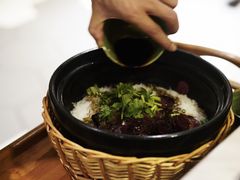 广式腊味煲仔饭-狐狸爱上椰子鸡(滨江星光大道店)