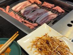 -臻牛烤肉