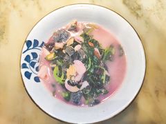 皮蛋煮苋菜-佬麻雀·新湘菜(珠海金发购物中心店)
