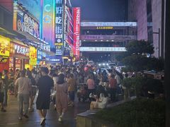 -观音桥步行街