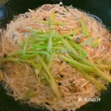 多吃菌类好处多，好吃的金针菇炒肉丝