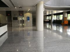 -上海跨国采购会展中心