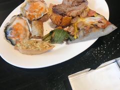 -圣丰索菲特·2 On 988 Café 自助餐厅