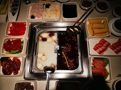 -海底捞火锅鲜切牛肉主题店(长寿路店)