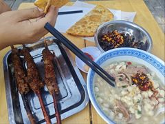 -老兰家传统烧烤炒菜泡馍(小南门店)