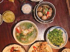 -Cuc Gach Quan Restaurant