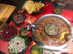 菌汤鸳鸯锅-谭鸭血老火锅(万象九宜城店)