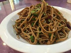 香椿苗拌豆腐丝-普天和酒楼·新津菜·烤鸭(天津之眼店)