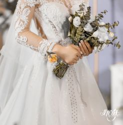 -艺憬婚纱礼服·造型(二七万达店)