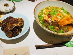 招牌牛大骨圆粉-百春原湖南牛肉粉(百联世纪店)