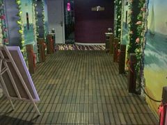 -天鹅恋主题酒店(积玉桥地铁站店)