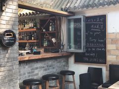 门面-脚下咖啡·CHILL酒馆(灵光东巷店)