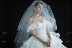 -易摄影婚纱摄影工作室