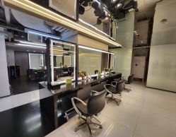 -TONI&GUY