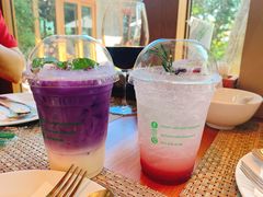 -Chom Cafe and Restaurant