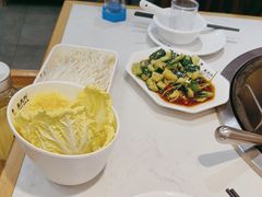 -鲁员外地锅鸡地锅鱼(古墩路店)