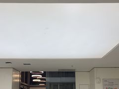 -卡罗酒店(东门晒布地铁站店)