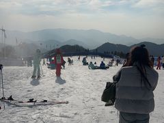 -浙东第一尖雪山欢乐谷