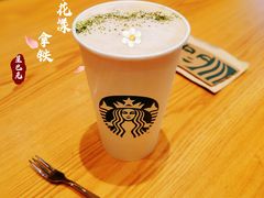 山茶花漾拿铁-星巴克(天津有巢公馆店)