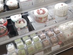 -红宝石·鲜奶小方·海派西点房(金杨店)