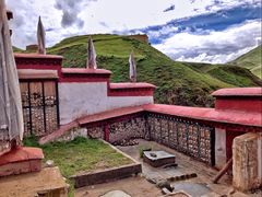 -比如骷髅墙景区