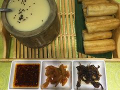 油条稀豆粉-福照楼汽锅鸡·云南特色菜(万达广场店)