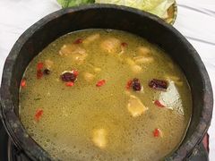 -鲁朗纳麦石锅鸡庄园