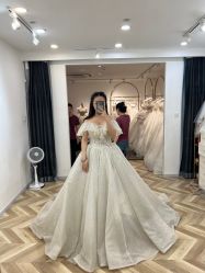 -予白婚纱礼服馆